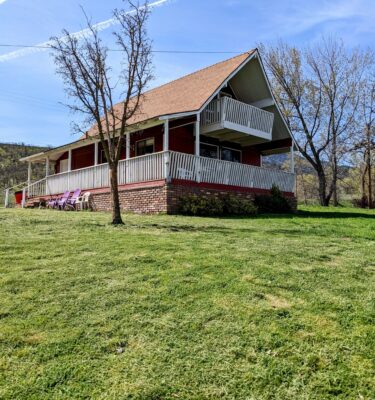 A-Frame Vacation Home (Sleeps 8)