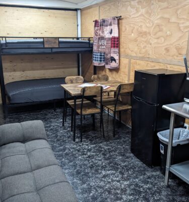 Red Trailer #3 (Sleeps 6) Cottonwood (Pet Friendly)